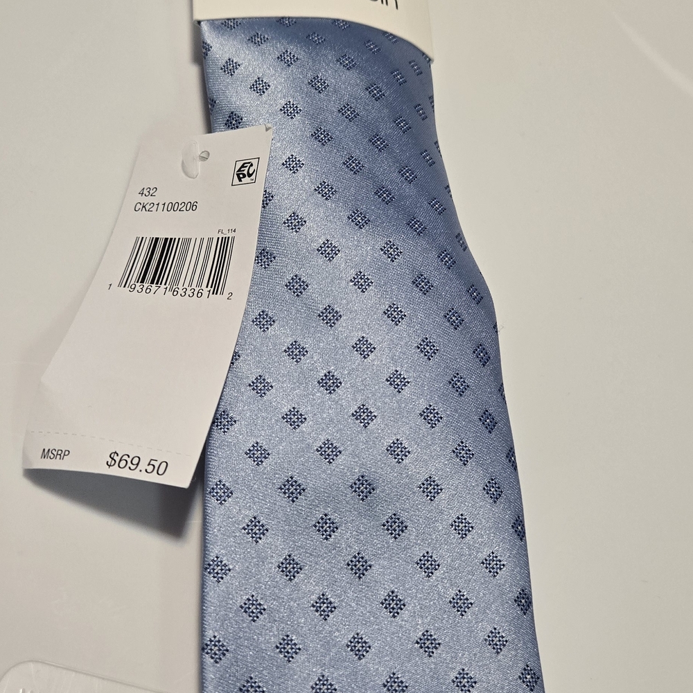 nwt Calvin Klein Blue Geometric Silk Tie